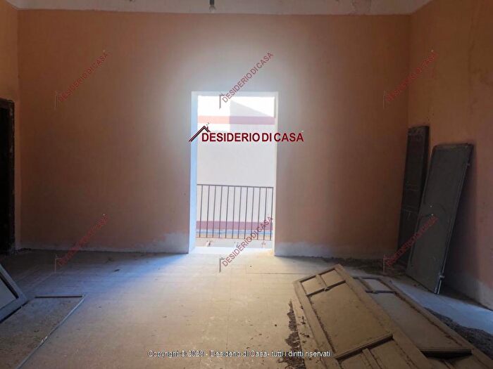 Appartamento con 10 locali in vendita in Palermo