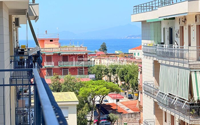 Appartamento bilocale in vendita in Traversa Longobardi, Portici