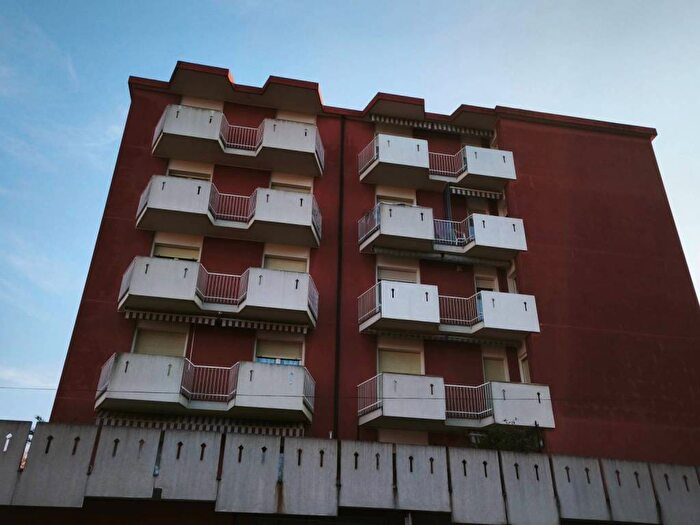 Appartamento trilocale in affitto in Via Roma, Gorla Minore