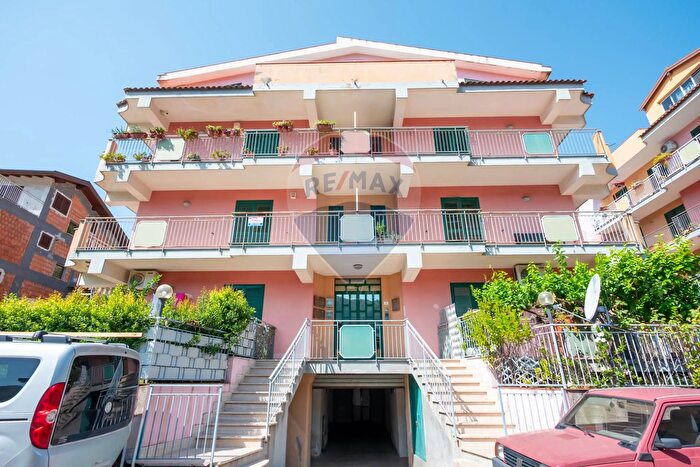 Appartamento trilocale in vendita in Strada Contrada Pineta, Graniti