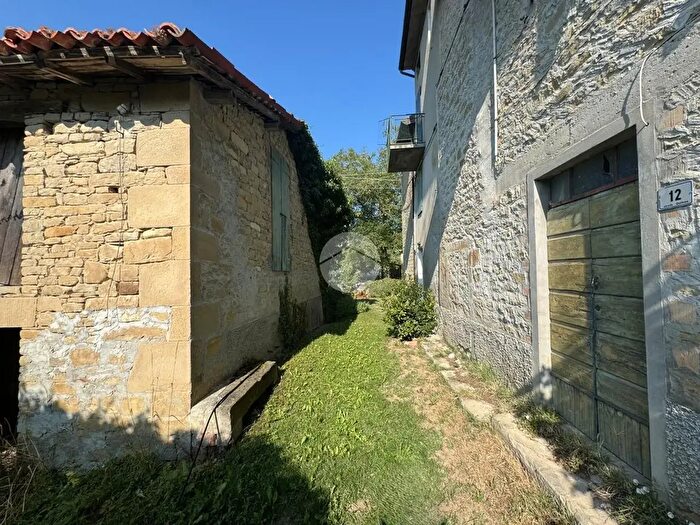 Casa quadrilocale in vendita in Str Quinzo, Neviano Degli Arduini