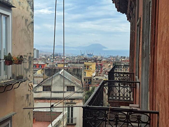 Appartamento bilocale in affitto in Salita Ritiro della Purità, San Carlo AllArena, Napoli