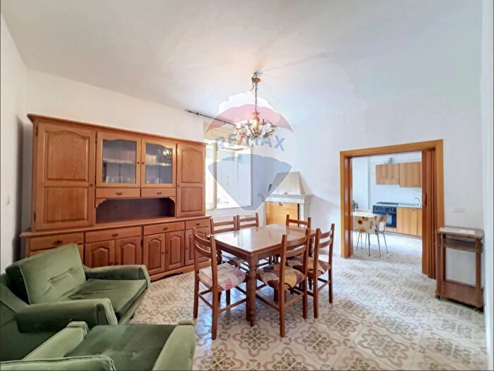 Casa con 5 locali in vendita in Via IV Novembre, Frisa