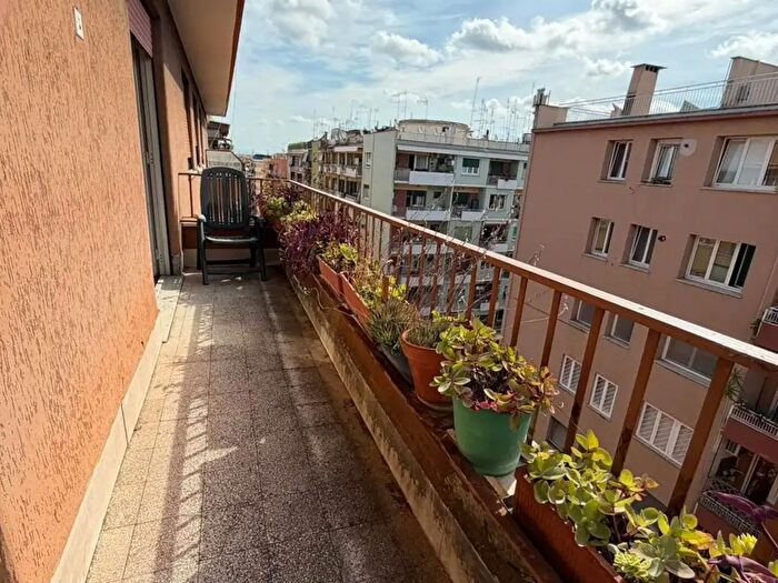 Appartamento trilocale in vendita in Via Marcantonio Bragadin, Roma