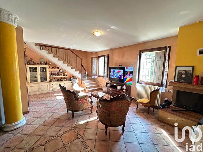 Casa quadrilocale in vendita in Via Camillo Cavour, Cavezzo