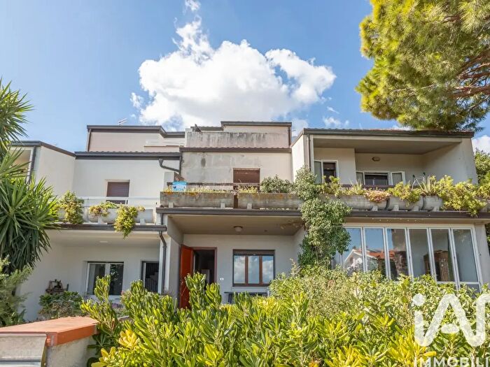 Casa con 6 locali in vendita in Via Belvedere, Numana