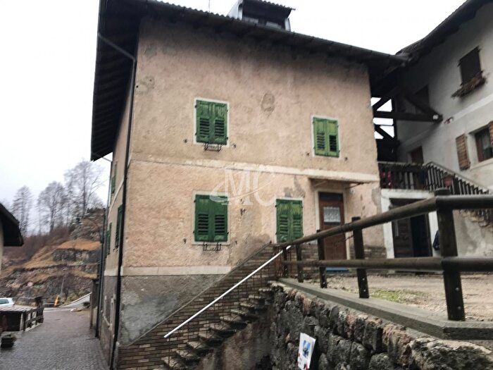 Casa trilocale in vendita in Lavarone