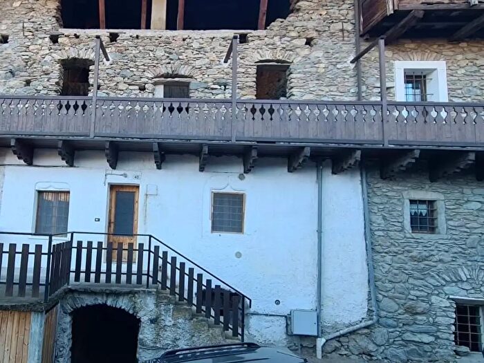 Appartamento trilocale in vendita in Frazione Miseregne, Fenis