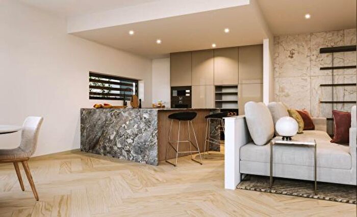 Appartamento trilocale in vendita in Via Ciro Menotti, Carate Brianza