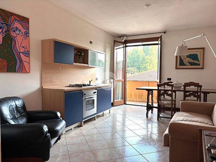 Appartamento bilocale in vendita in Via Germania, Curtatone