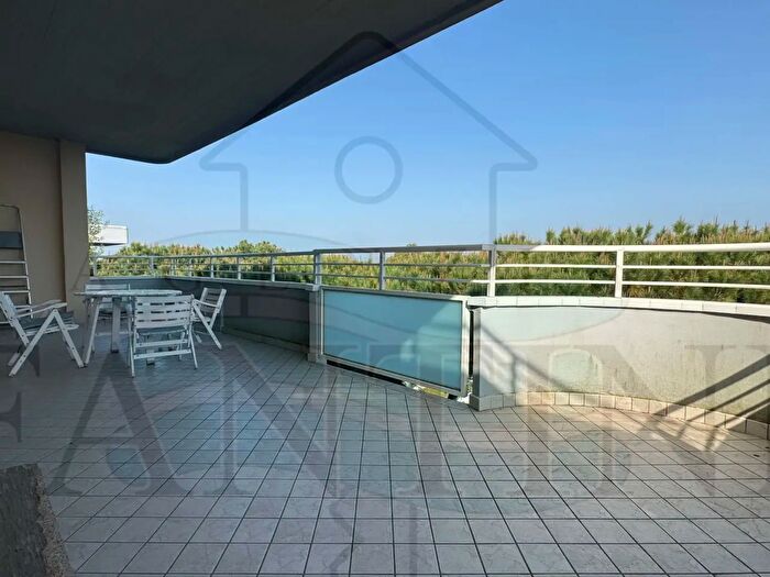 Appartamento quadrilocale in vendita in Viale Vulcano, Cervia