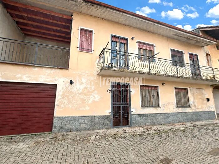 Casa quadrilocale in vendita in Via Vittorio Bottego, Alice Castello