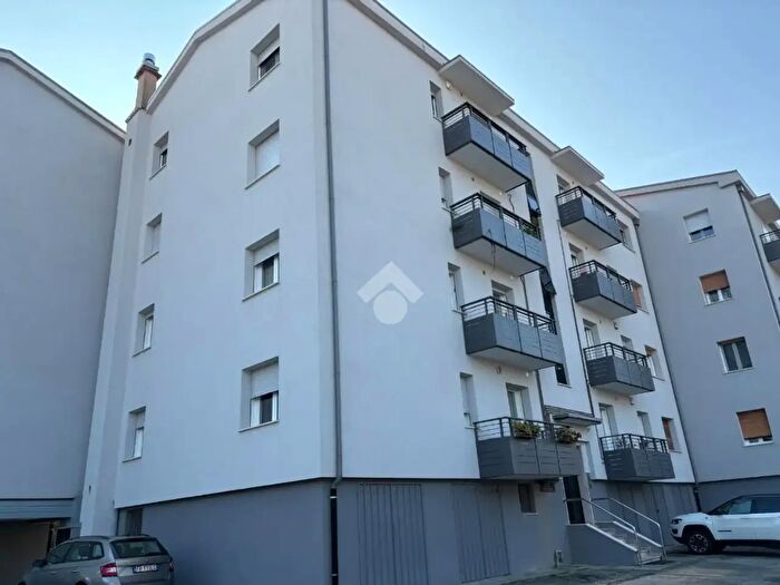 Appartamento quadrilocale in vendita in Via Montegrotto, Venezia