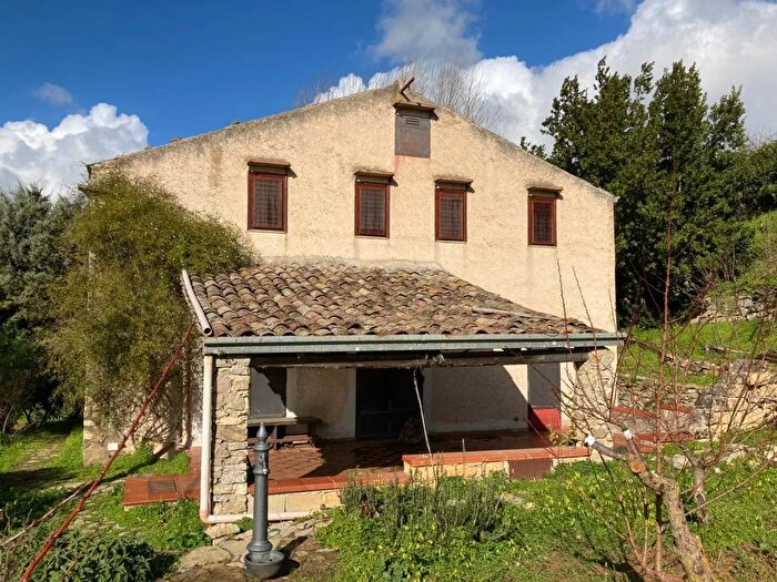 Casa quadrilocale in vendita in Località Buceci, Piana Degli Albanesi