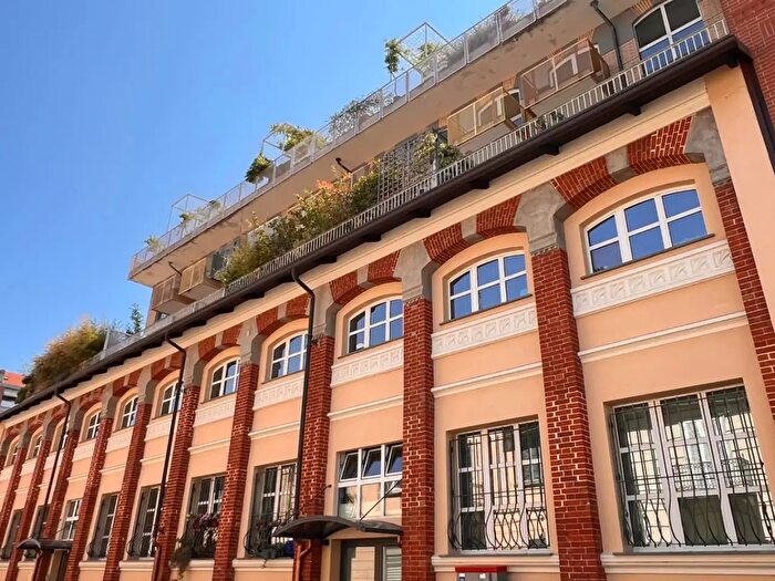Appartamento trilocale in vendita in Via Foggia Bis, Torino