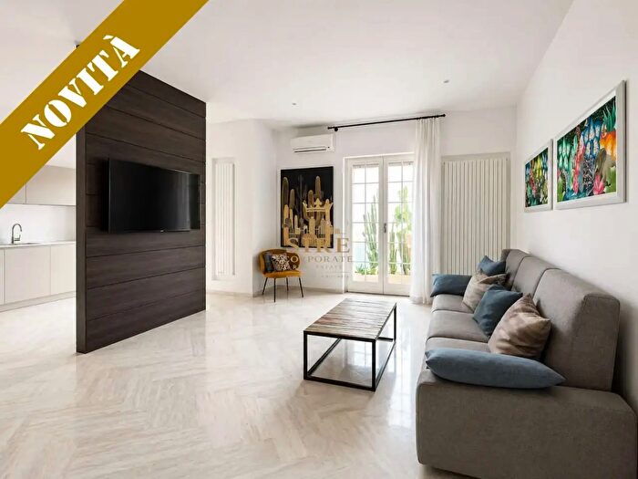 Appartamento trilocale in vendita in Via Tasselgardo, Trani