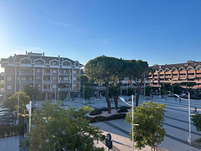 Appartamento quadrilocale in affitto in VIALE MAIELLA, Centro, Francavilla al Mare