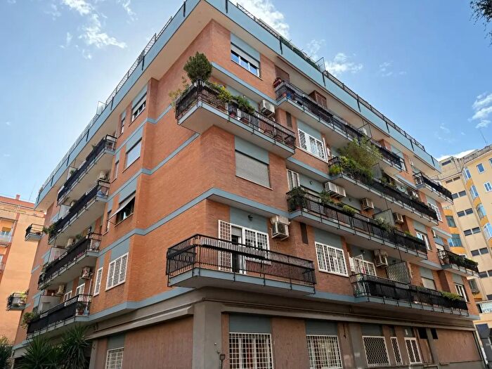 Appartamento con 7 locali in vendita in Via Mario Musco, Roma