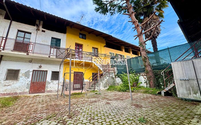 Casa bilocale in vendita in Via Oglianico Via Fiume, Oglianico