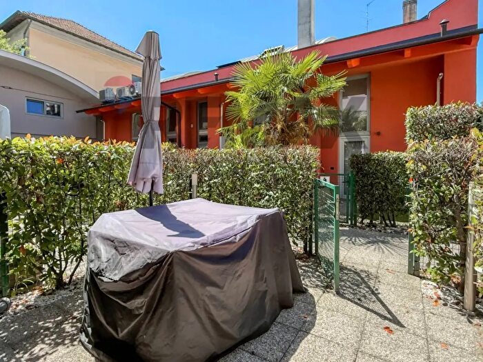 Appartamento bilocale in vendita in Via Norcia, Milano