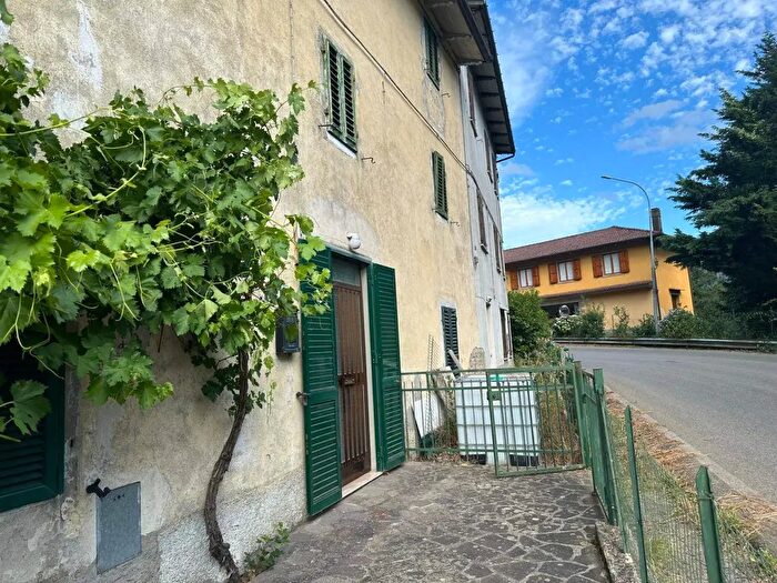 Casa con 10 locali in vendita in Via Toscana, Castiglione Dei Pepoli