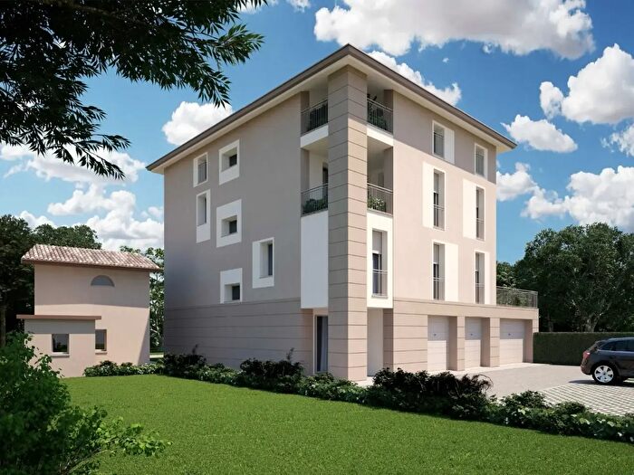 Appartamento con 5 locali in vendita in Reggio Emilia