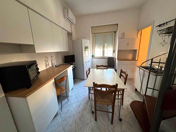 Appartamento con 5 locali in affitto in Catanzaro Lido, Catanzaro