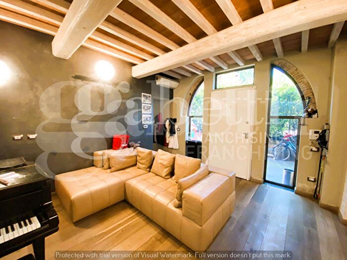 Appartamento con 6 locali in vendita in Vinci