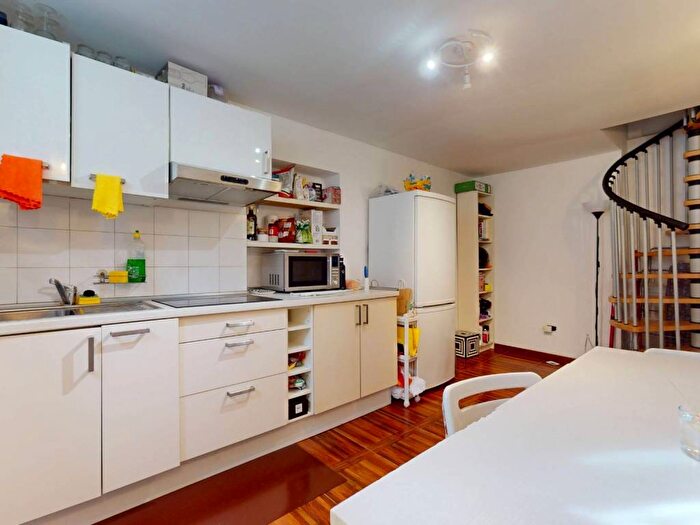 Appartamento bilocale in affitto in Via Camillo Hajech, Plebisciti Susa, Milano