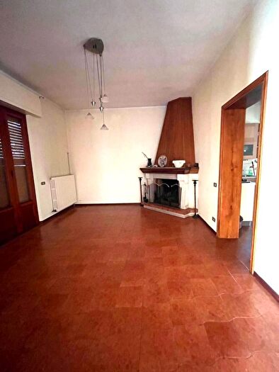 Casa con 9 locali in vendita in del Burlamacco, Lucca