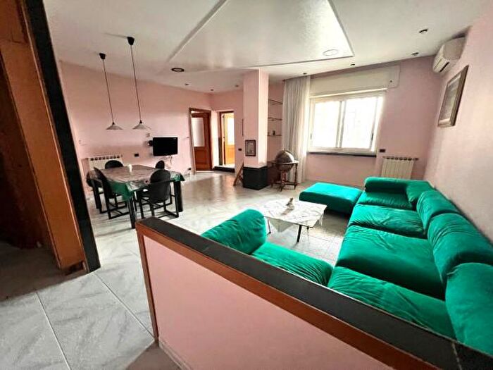 Appartamento quadrilocale in affitto in Via Campi Flegrei, Pozzuoli