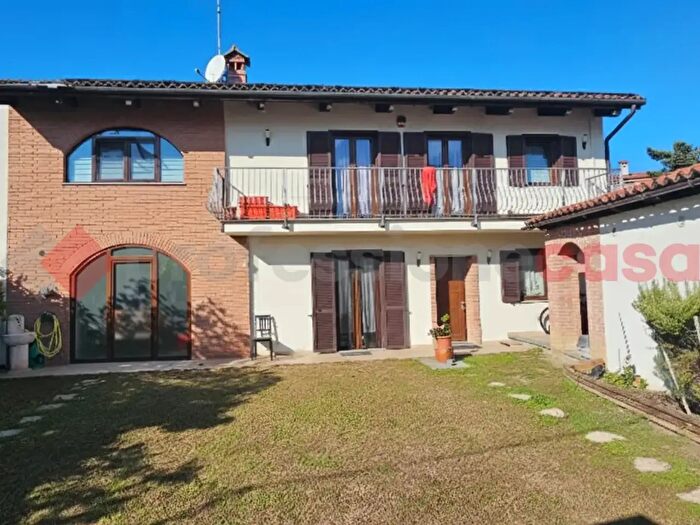Casa con 5 locali in vendita in Vigone
