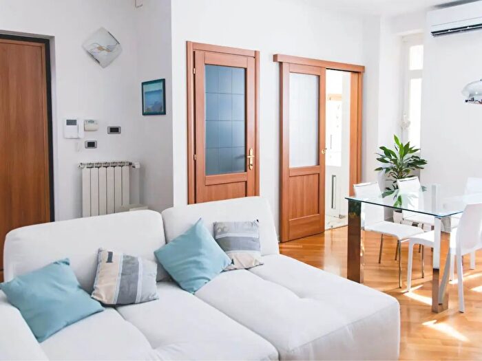 Appartamento bilocale in vendita in Trieste