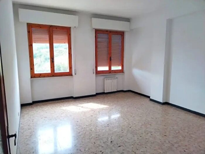 Appartamento trilocale in vendita in Via Luigi Valentini, Arcola