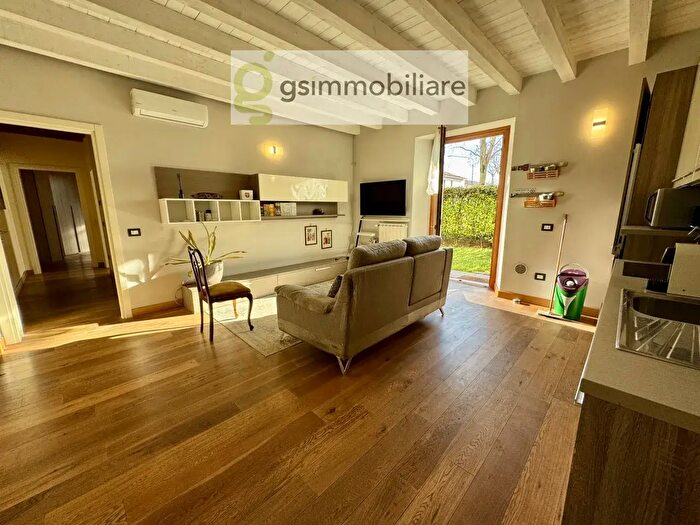 Appartamento trilocale in vendita in Via San Benedetto, Brescia