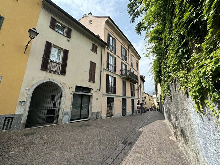 Casa bilocale in affitto in Via Bovara, Centro, Lecco