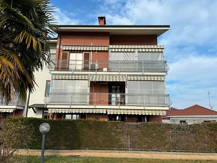 Appartamento con 6 locali in vendita in Via Vincenzo Monti, Orbassano