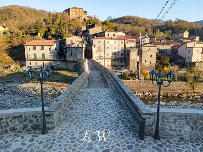 Casa quadrilocale in vendita in Casola In Lunigiana