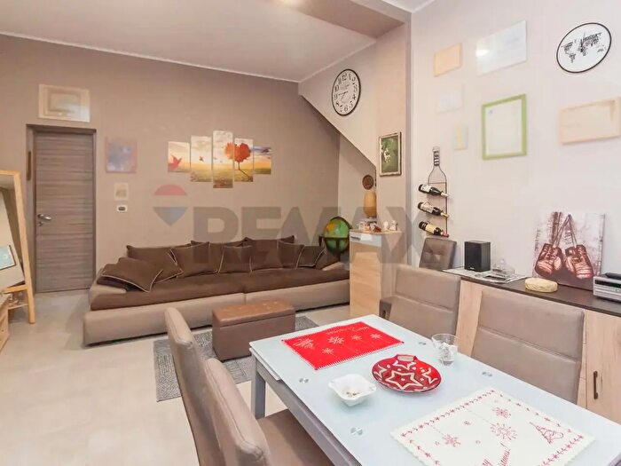 Casa bilocale in vendita in Via Montecenere, Paterno