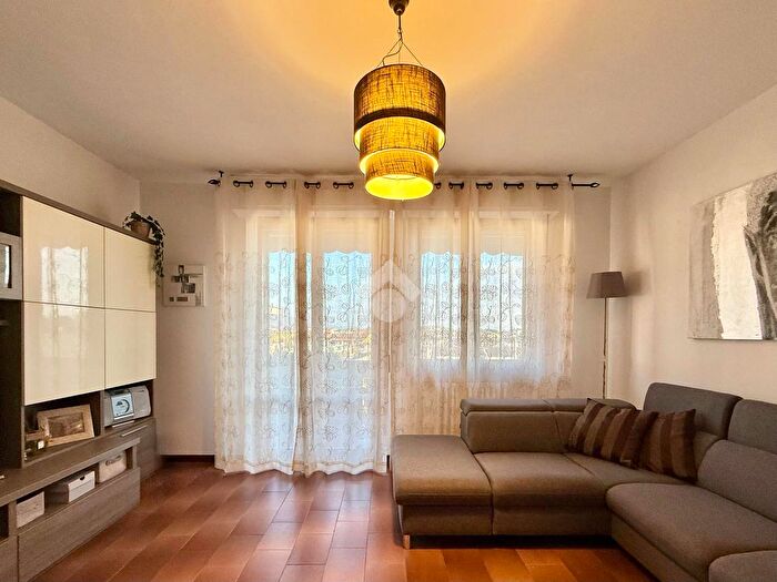 Appartamento quadrilocale in vendita in Via della Lastruccia, Prato