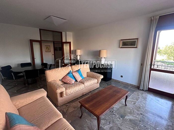 Appartamento con 5 locali in affitto in Via Giuseppe Luigi Passalacqua, Centro, Bassano del Grappa