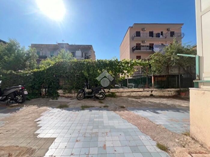 Appartamento trilocale in vendita in Via Alberto Moravia, Napoli