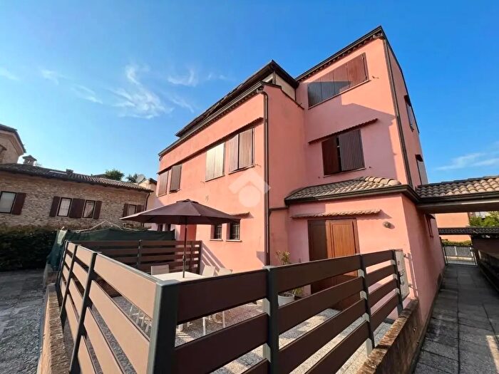 Appartamento trilocale in vendita in Via Parma, Montechiarugolo