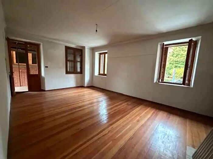 Casa con 8 locali in vendita in Via Saluzzo, Pinerolo
