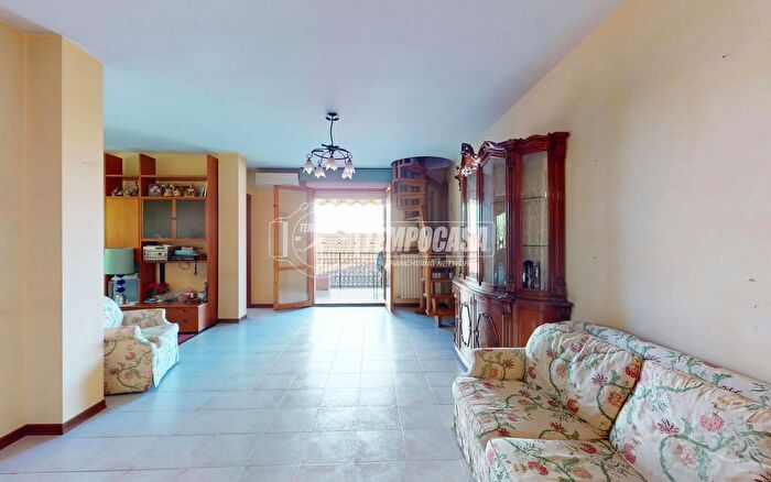 Appartamento con 6 locali in vendita in Piazza Vittorio Veneto a, Settimo Torinese