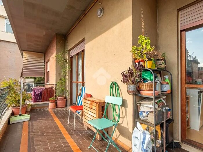Appartamento trilocale in vendita in Via Salvatore d'Amelio, Roma