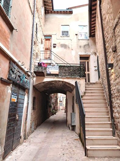 Casa quadrilocale in vendita in Via del Teatro, Bastia Umbra