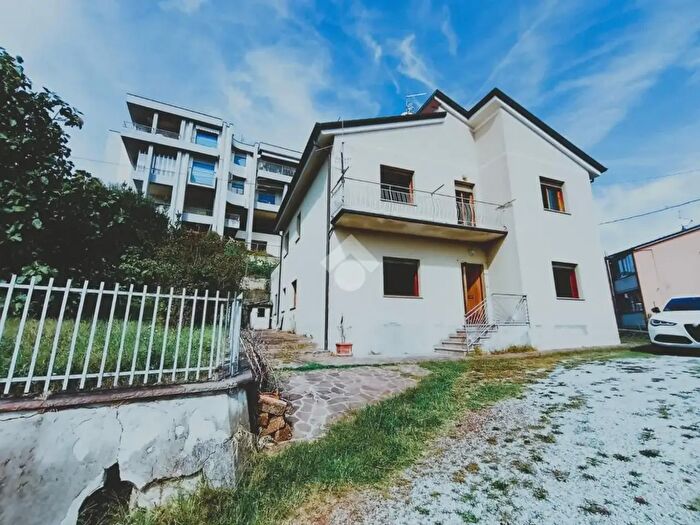 Casa con 8 locali in vendita in Via Linea Gotica, Sarsina