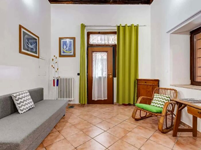 Appartamento monolocale in affitto in Via di San Martino ai Monti, Roma