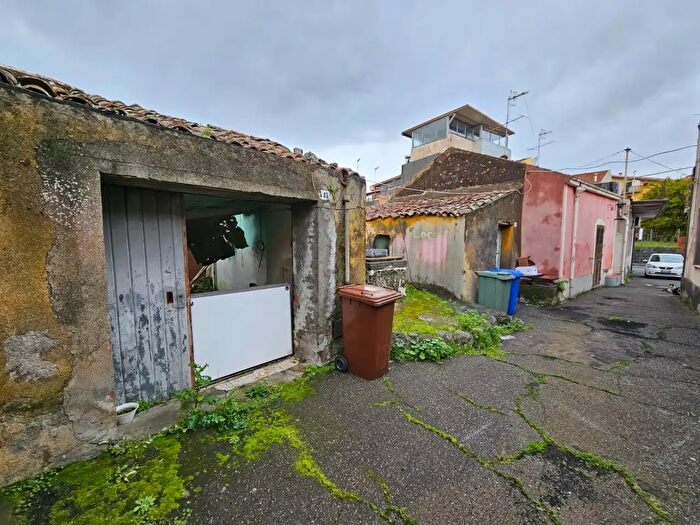 Casa trilocale in vendita in Via Notara, Piedimonte Etneo